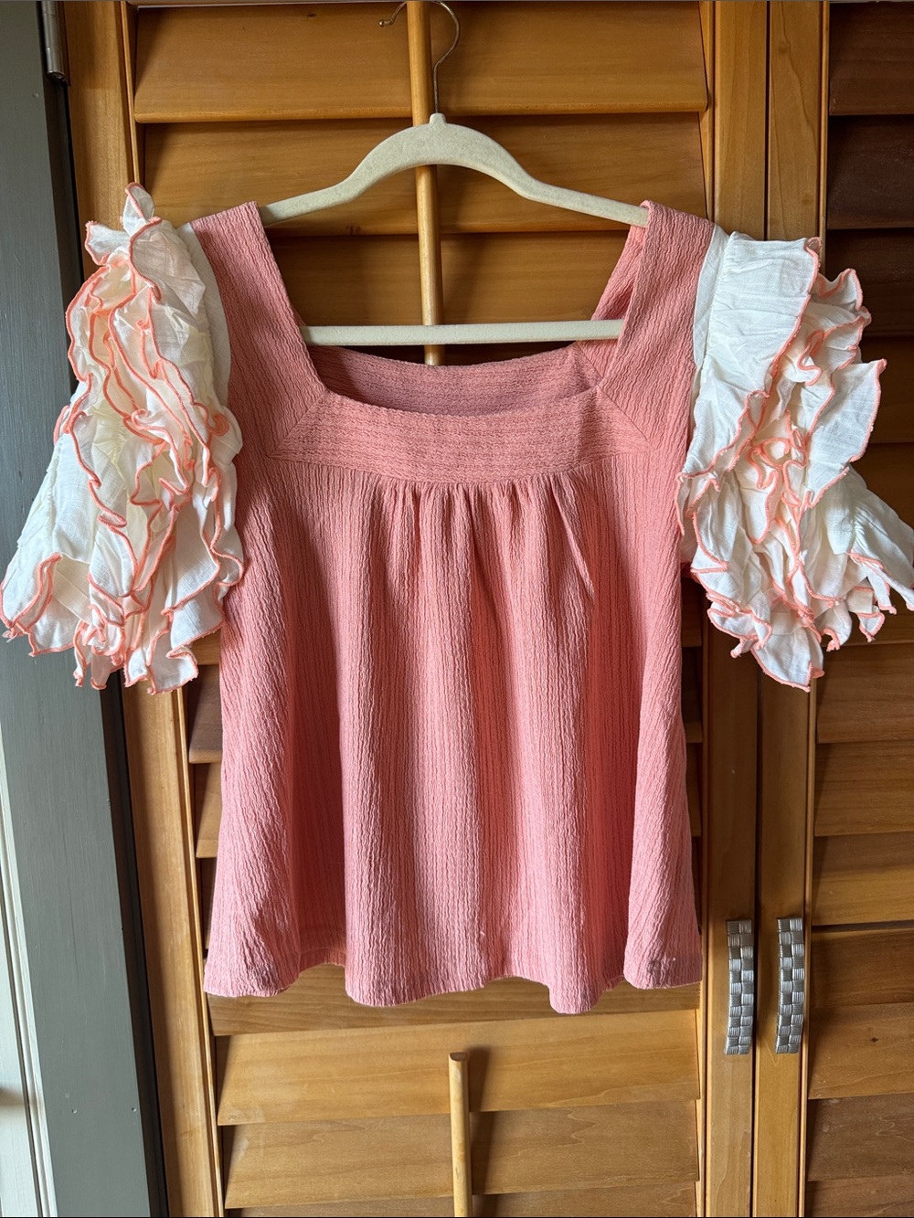 eesome Peach Square-Neck Blouse with White Ruffle Sleeves size Small